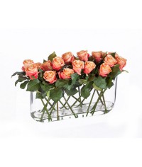 Розы розово-персик в дизайн-стекле с водой