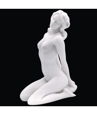 Фигура "Сидящая женщина"