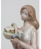 Фигурка "Девушка с цветами" (Pavone)